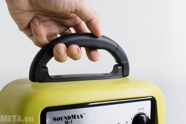 Loa SoundMax M-1 có quai xách chắc chắn