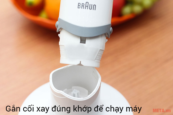 Thân máy được tháo lắp đơn giản thông qua nút nhấn tháo rời trục quay