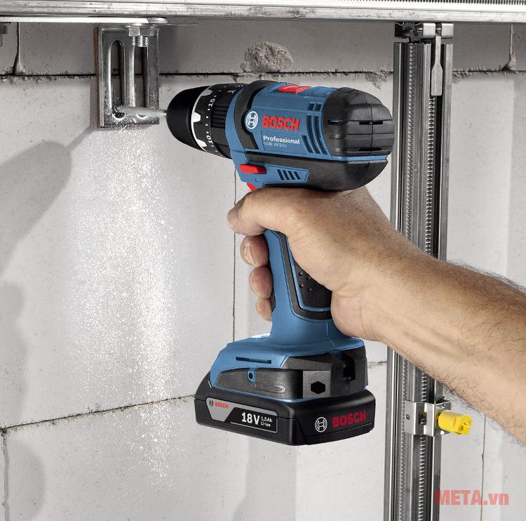 Máy khoan vặn bắt vít dùng pin Bosch GSB 18-2-LI Professional hoạt động bền bỉ.