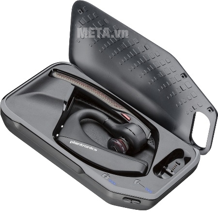 Hộp dựng tai nghe Bluetooth Plantronics model Voyager 5200 nhỏ gọn