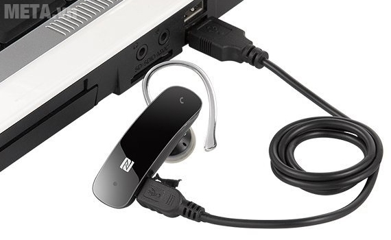 Sạc pin tai nghe Bluetooth iBuffalo BSHSBE33BK bằng cổng Usb