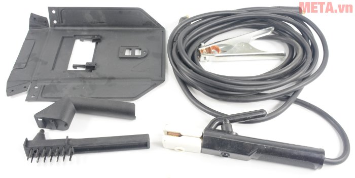 Máy hàn điện tử Inverter Btec MMA-200C có nạ che chắn giúp hàn an toàn  Máy hàn điện tử Inverter Btec MMA-200C có nạ che chắn giúp hàn an toàn