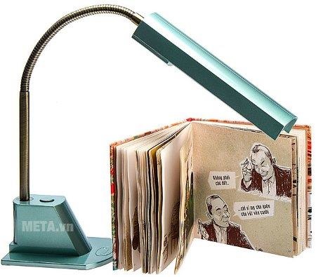 Đèn bàn cao cấp V-light sử dụng bóng compact với công suất 13w tiết kiệm điện năng