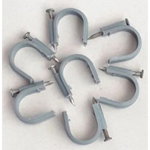 Móc ống nước nhựa kèm đinh